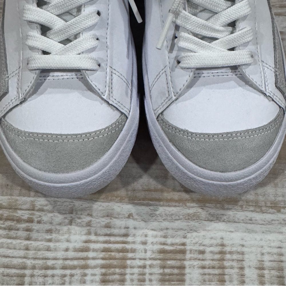 NIKE Blazer Mid '77 (GS) White/Black in Size 6.5Y - Picture 4 of 9